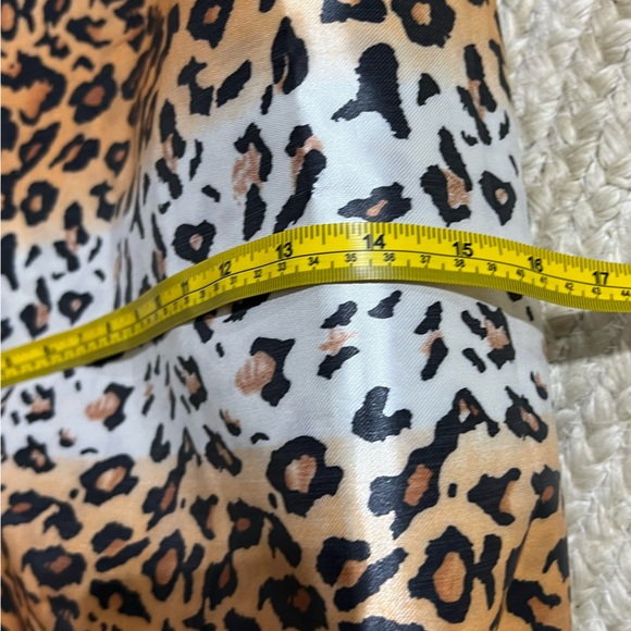 Leopard Print Vinyl zipper snap tote - Picture 3 of 5